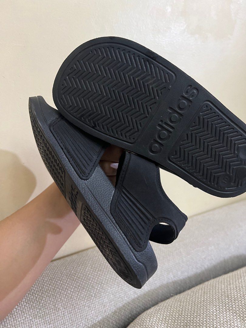 Kids adilette deals