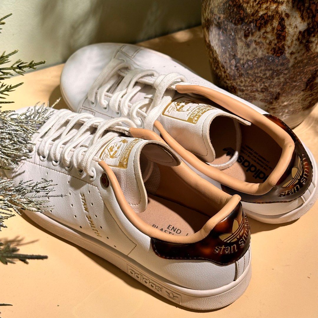 Adidas Stan Smith White Beige Tortoiseshell Sneakers 6.5 (Category: Sneakers) located in Antipolo. Submitted by raines.picks (Listing ID 1323637201, Image 1). Description: 100% Authentic Adidas Stan Smith - Tortoiseshell print - Size 6.5 / 24cm /38 - Bought from Zalora - Fixed price. Will keep if not sold for the posted price - No longer comes with the box (this was bought last 2022) - Mint condition.