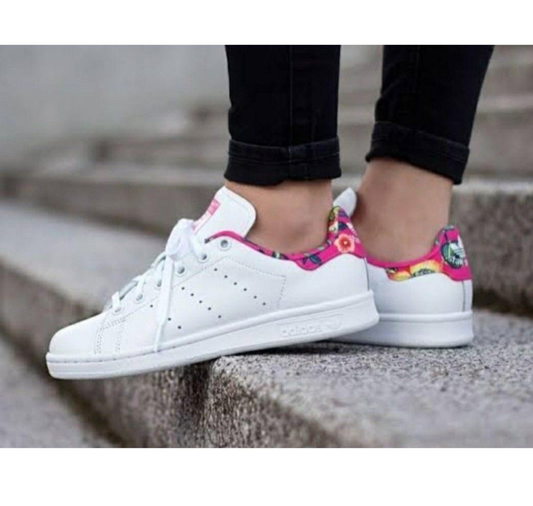 ADIDAS WOMEN S STAN SMITH LIMITED EDITION FLORAL SNEAKERS SIZE 9 Women s Fashion Footwear Sneakers on Carousell