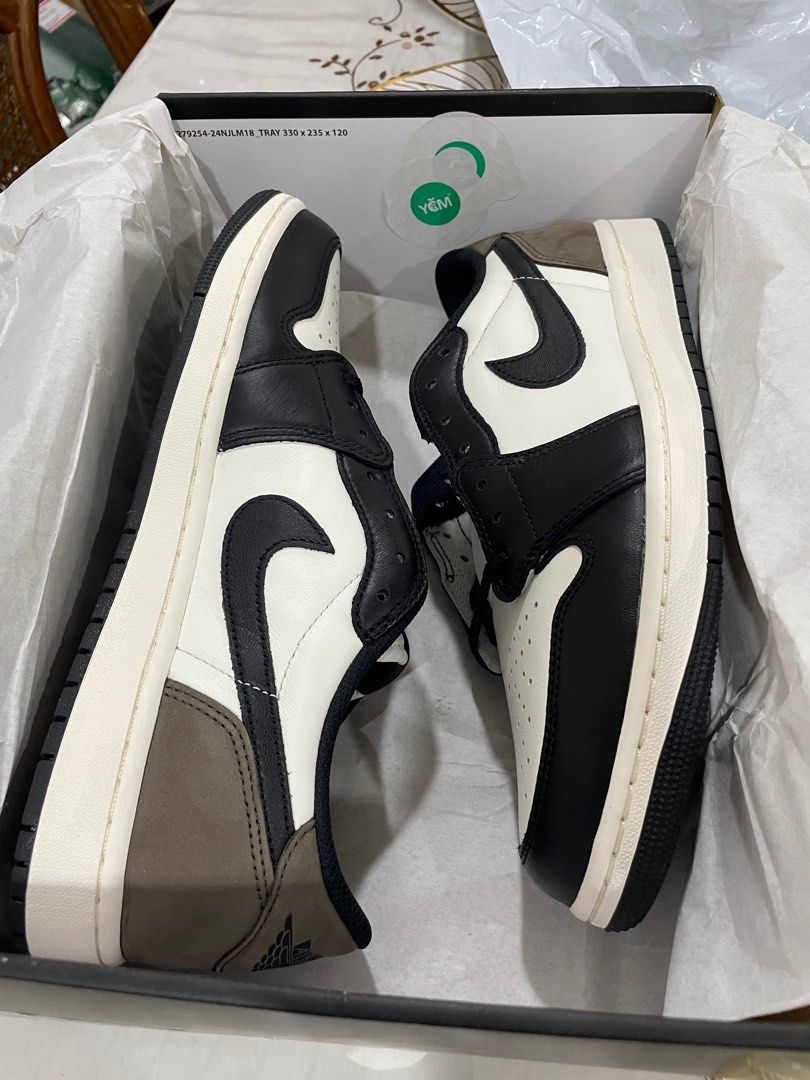Air jordan 1 low og mocha 9uk 44.5 Men s Fashion Footwear Sneakers on Carousell