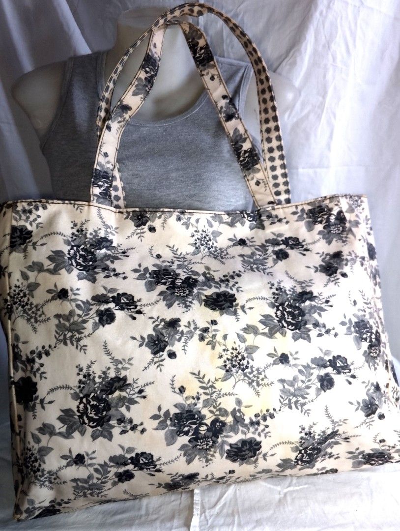 BELLA RUSSO REVERSIBLE TOTE BAG Women s Fashion Bags Wallets Tote Bags on Carousell