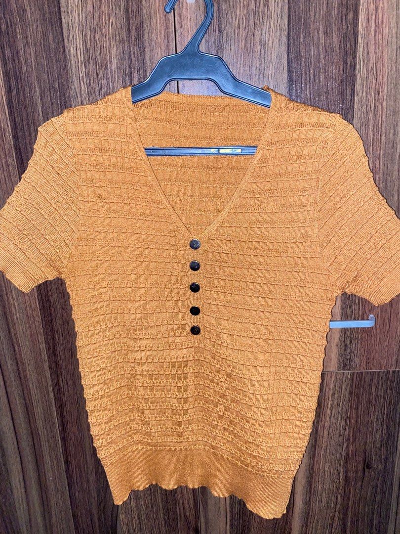 BKK Brown Knitted Tops / Blouse (Category: Blouses) located in Manila. Submitted by _ayish21 (Listing ID 1323566079, Image 1). Description: .