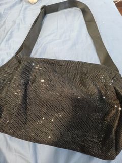 (Category: ) located in . Submitted by Vivian.preloved.collections (Listing ID 1323513512, Image 1). Description: .