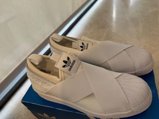 Adidas superstar slip on burgundy top