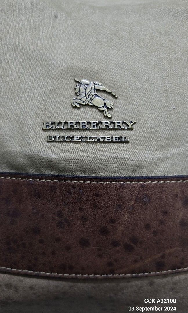 Burberry london label top