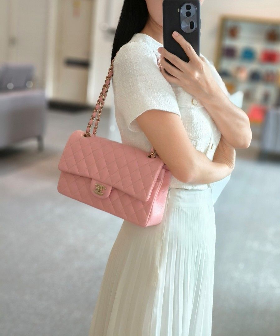 Pink chanel bag with gold hardware deals
