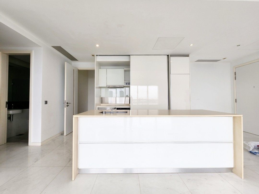 CHEAP! Spacious living area. High floor. Unblocked city & greenery views.62863072999170112