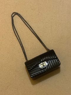 (Category: ) located in . Submitted by ShopPreloved (Listing ID 1323582000, Image 1). Description: .