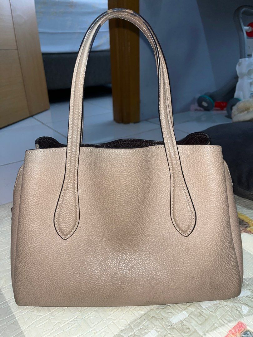 Coach Lora Carryall Taupe Bag Jual cepat bisa nego Barang Mewah Tas Dompet di Carousell