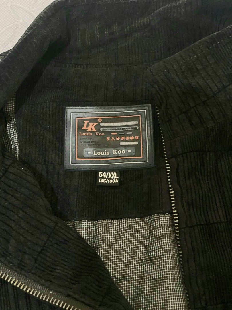 Corduroy design jacket (Category: Coats, Jackets and Outerwear) located in Bacolod City. Submitted by spongebob05 (Listing ID 1318985885, Image 3). Description: Corduroy jacket in good condition Color rate 9.5/10 no issue color my vary due to lighting size XXL on tag black na black pa ang kulay nag affect lng yung lightings at design na jacket sa camera direct message.