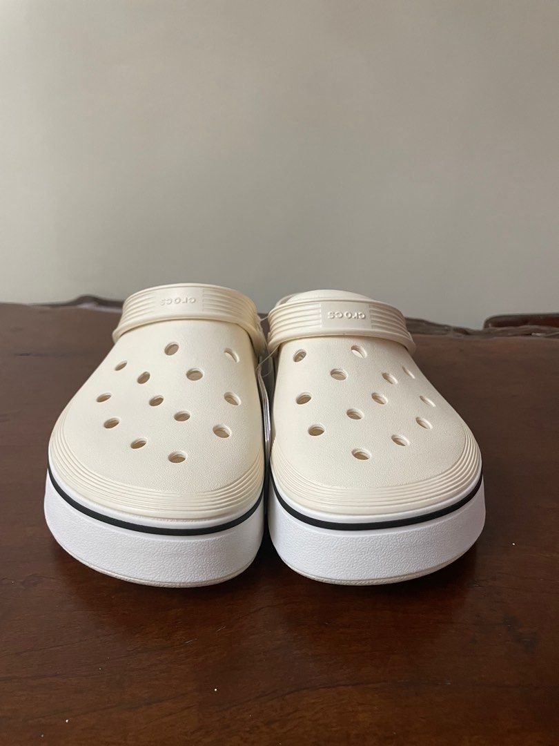 Crocs offcourt clog m10 (Category: Flats & Sandals) located in Manila. Submitted by bukid (Listing ID 1323632759, Image 3). Description: .