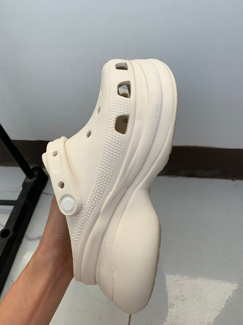 Crocs Size 6.5 to 7 not orig