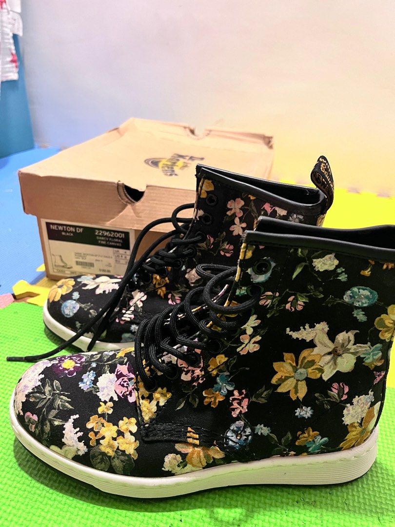 Dr martens newton floral cheap