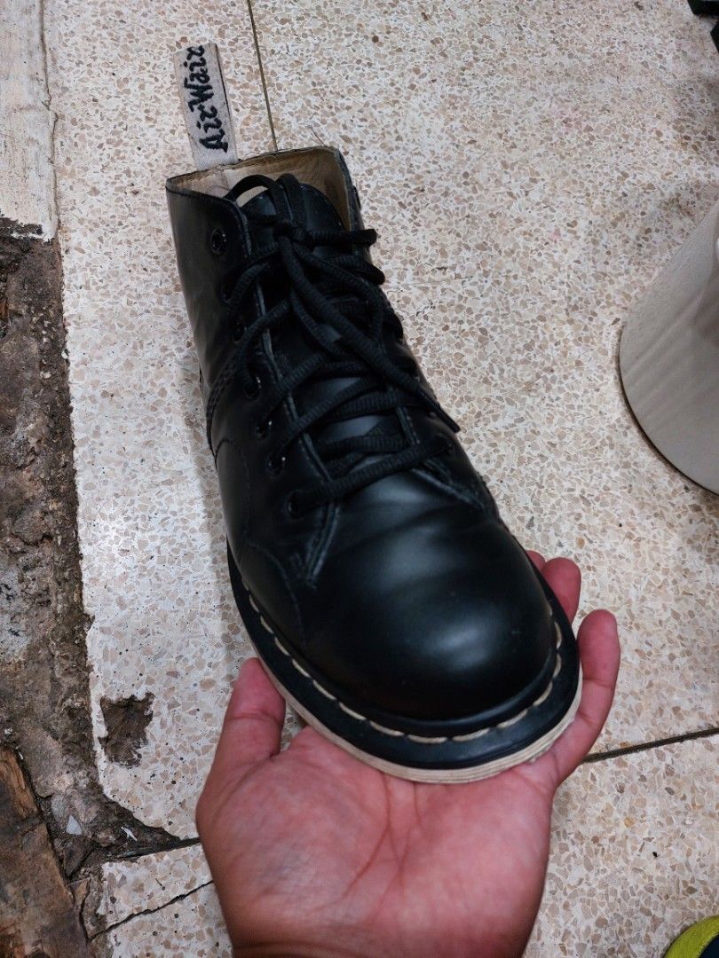Dr. Martens Philip Chukka Men display picture 3