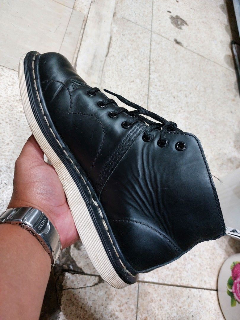 Dr. Martens Philip Chukka Men display picture 1