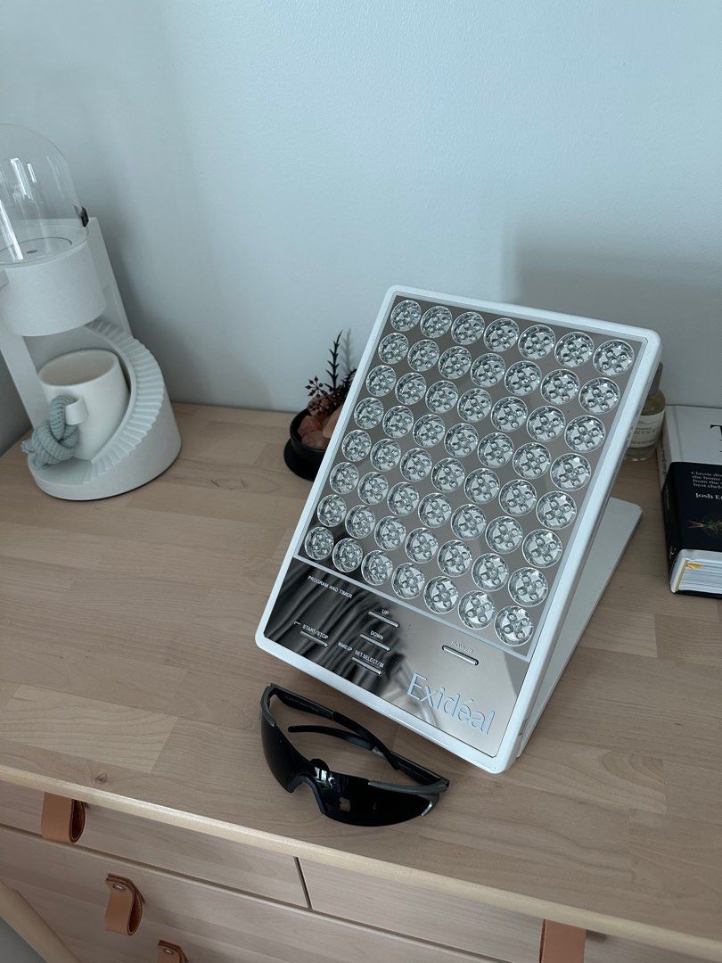 Exideal led beauty device with the bracket (Category: Face Care) located in Makati City. Submitted by dorin2016 (Listing ID 1323602847, Image 3). Description: Japan Exideal led beauty device Use several time Good for face and body With the bracket,you can use it in the bed..