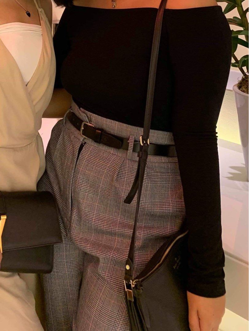 Forever 21 Paperbag Belted Trousers (Category: Other Bottoms) located in Cainta. Submitted by h.grxce (Listing ID 1323526699, Image 3). Description: ☁️ Length: 38 In ☁️ Waist: 30 In ☁️ High waisted ☁️ No flaws at all :).