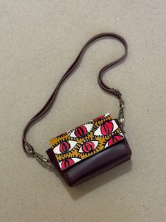 (Category: ) located in . Submitted by ShopPreloved (Listing ID 1323577343, Image 1). Description: .