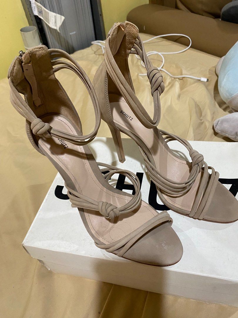 High heels color beige size 40 (Category: Heels) located in Makati City. Submitted by thriftedfindsss (Listing ID 1323525097, Image 1). Description: .