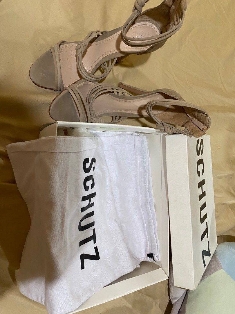 High heels color beige size 40 (Category: Heels) located in Makati City. Submitted by thriftedfindsss (Listing ID 1323525097, Image 2). Description: .