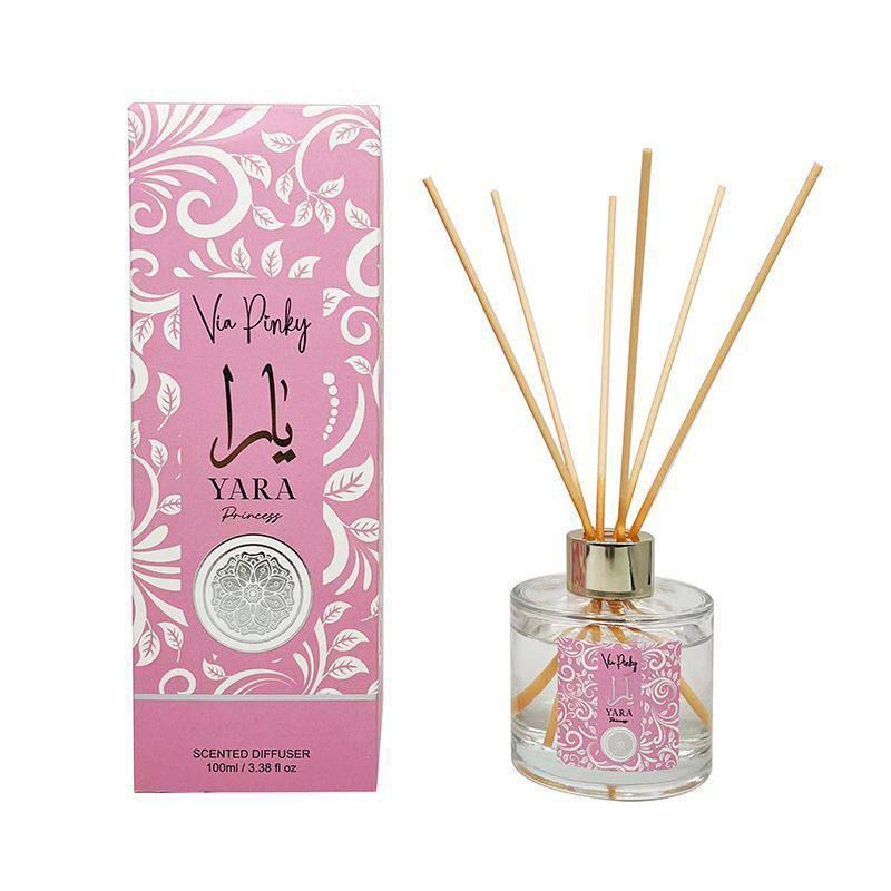 HOME DIFFUSER (Category: Fragrance & Deodorants) located in Singapore. Submitted by mairahscarves (Listing ID 1323644503, Image 1). Description: Yara - rose vanilla powdery (inspired arab perfume) sesuai letak bilik, ruangtamu, office Bubblegum - bau manis, berry, gulagula Sweet dreams - pemanis gula, inspired arianna grande perfume, strong sweet, feel tido dgn tenang Gucci flora - top seller, susah nk dpt stock, inspired perfume, bau bunga fresh
