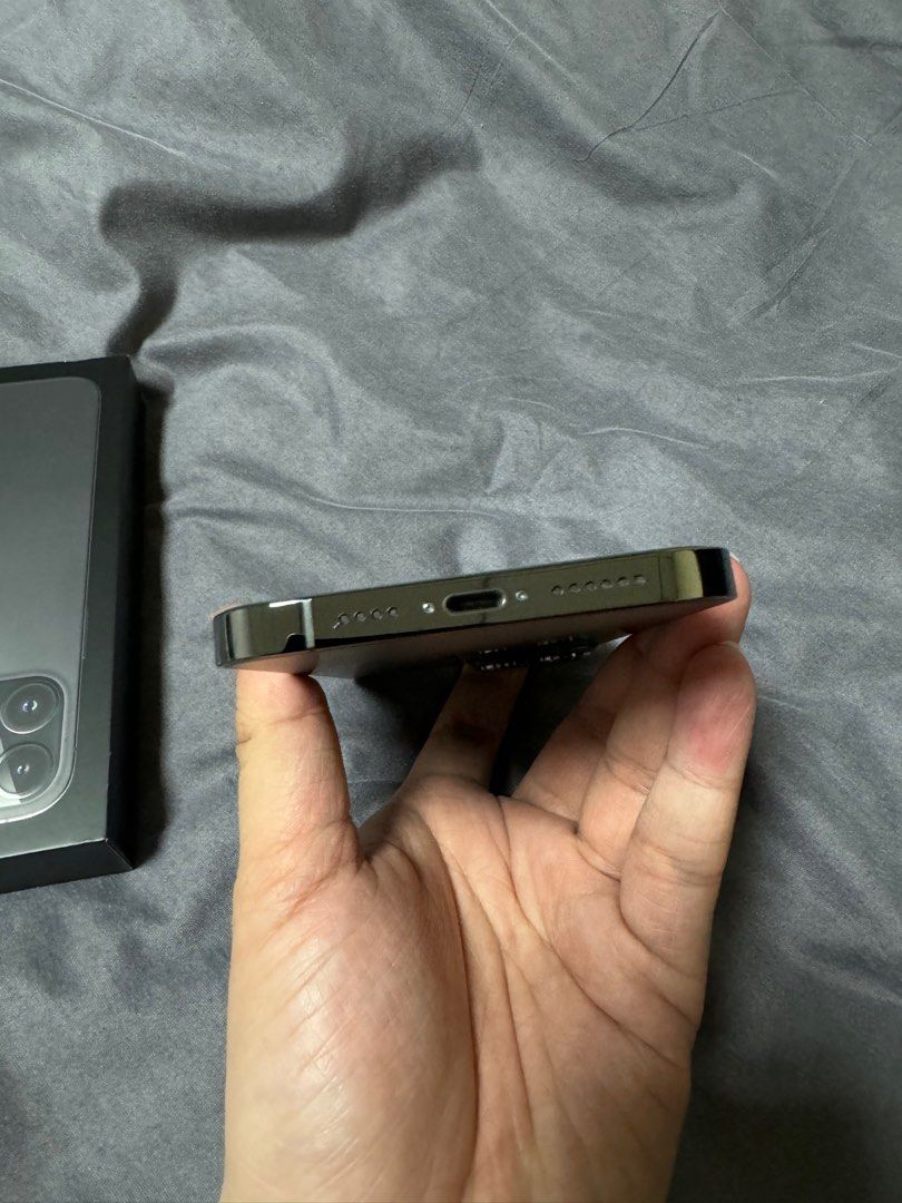 iPhone 13 Pro Max 128gb (Category: iPhone 13 Series) located in Makati City. Submitted by devinwang56 (Listing ID 1323518432, Image 3). Description: no scratch no dent battery health 83%.