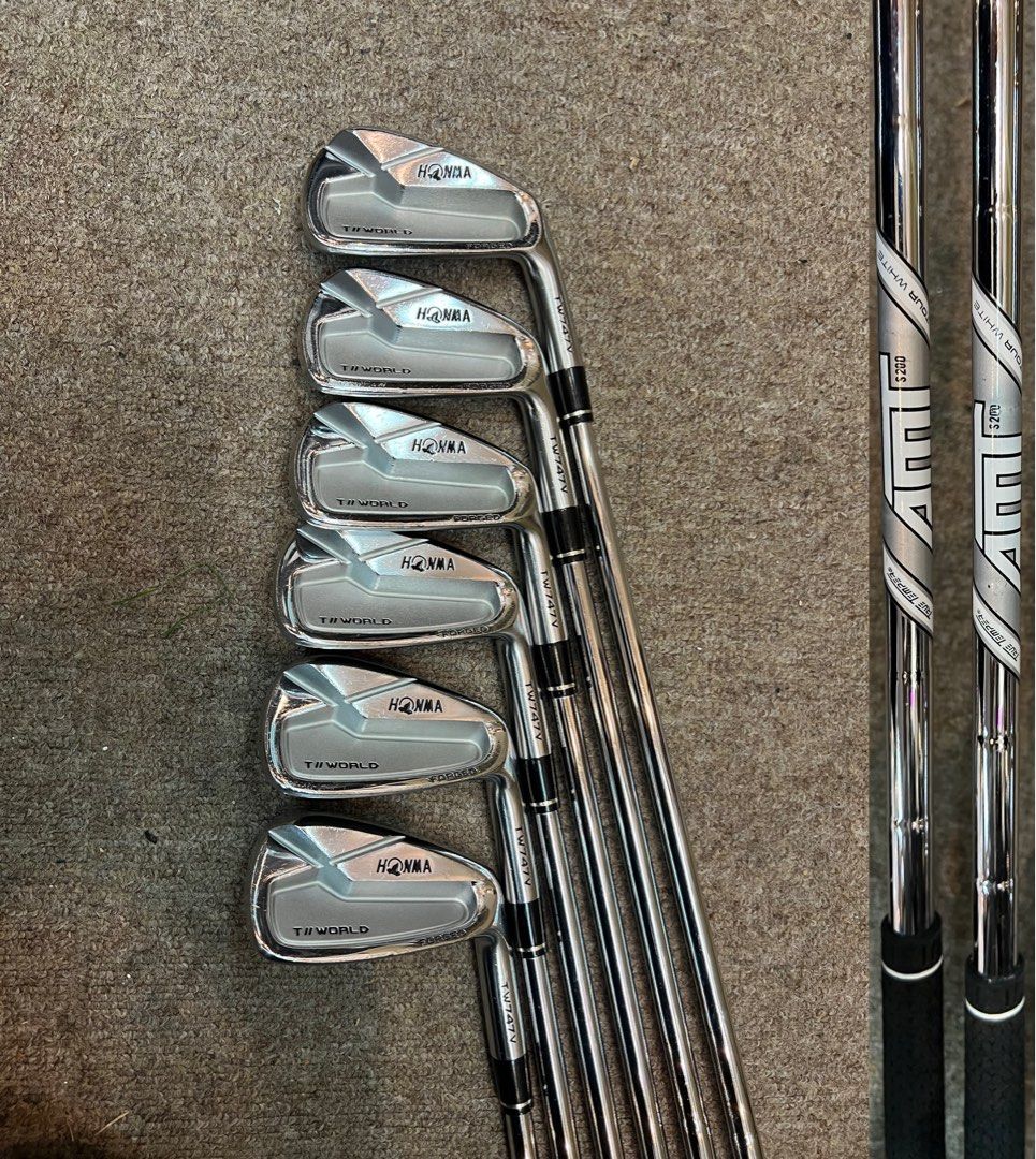 PRGR 01 (2023) 4I〜P AMT TOUR WHITE S200