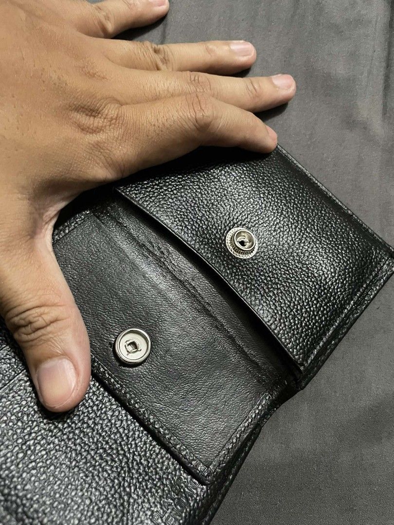 John Player Wallet Unisex (Category: Wallets & Card Holders) located in Valenzuela. Submitted by jffrymnd (Listing ID 1323520201, Image 3). Description: Has some signs of usage RFS decluttering SF to be shouldered by the buyer J&T or LBC.