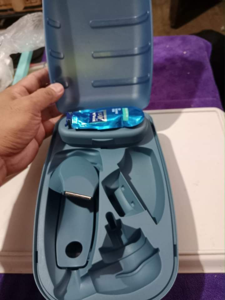 Large hard plastic case (Category: Storage Boxes & Baskets) located in Tabaco. Submitted by fritznicoleshoppe (Listing ID 1323537178, Image 1). Description: Large hard plastic case. Pwede nyo gawin organizer. Free na po kung ano Anjan sa loob..