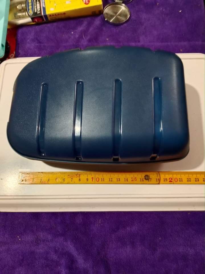 Large hard plastic case (Category: Storage Boxes & Baskets) located in Tabaco. Submitted by fritznicoleshoppe (Listing ID 1323537178, Image 2). Description: Large hard plastic case. Pwede nyo gawin organizer. Free na po kung ano Anjan sa loob..