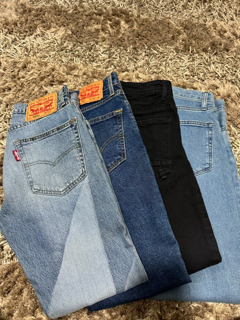 Levis uniqlo 2025