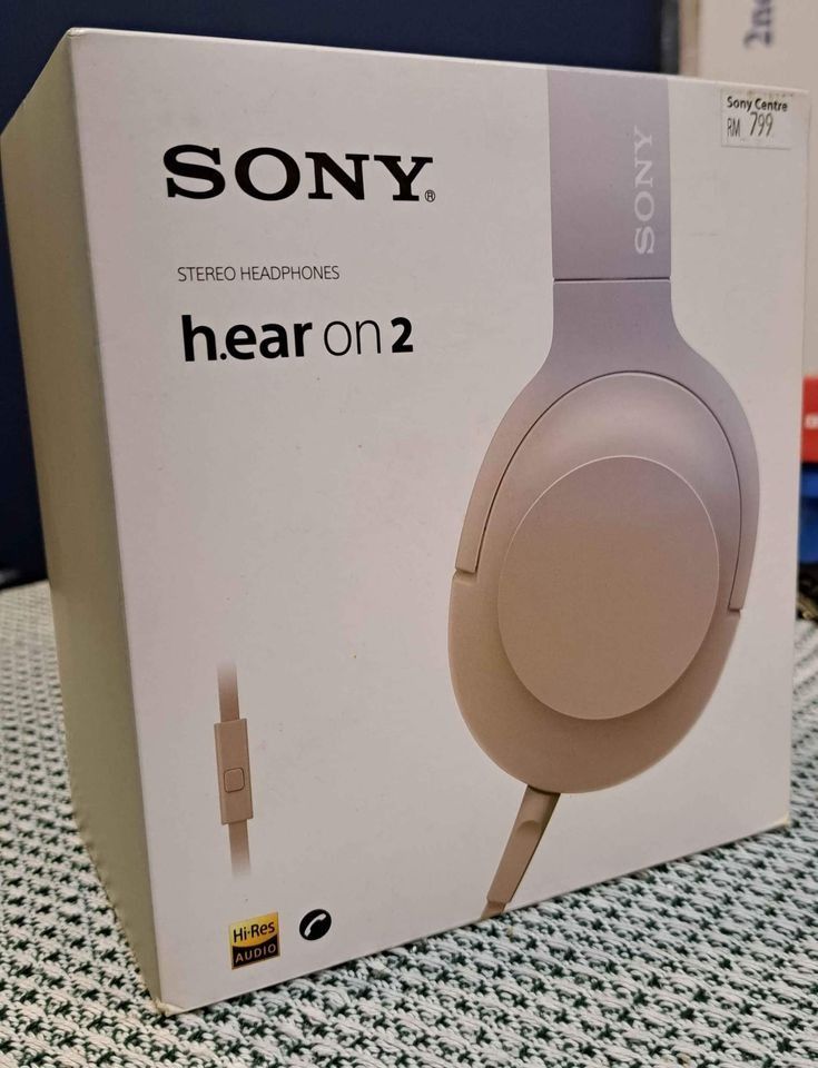 like new Sony hear on 2 headphone wired original