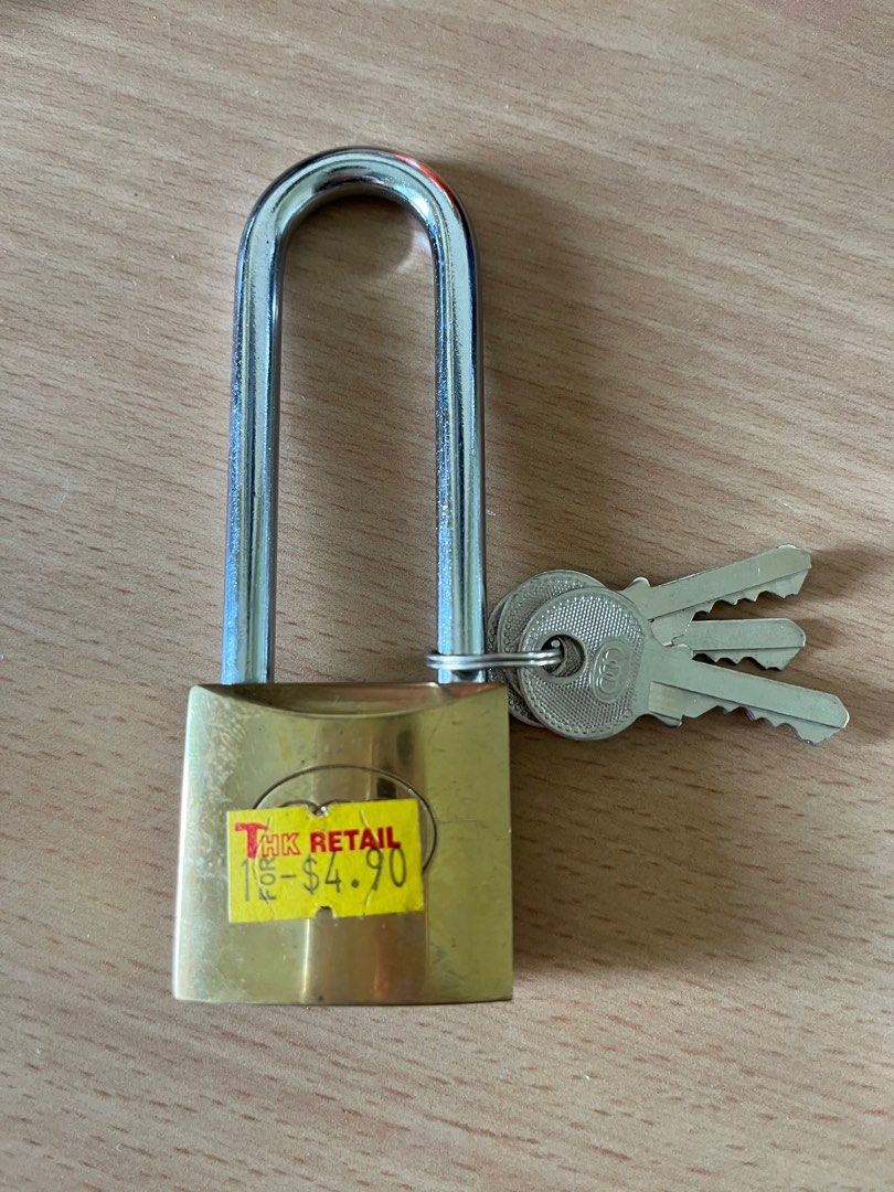 Locks (Category: Locks, Doors & Gates) located in Singapore. Submitted by lsy0402 (Listing ID 1323481493, Image 3). Description: Brand new! Buy all 4 for 16! Self collection from Cashew MRT station. .