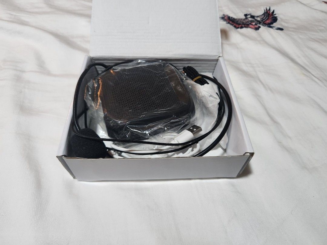 Loudspeaker with mic632355372751381116