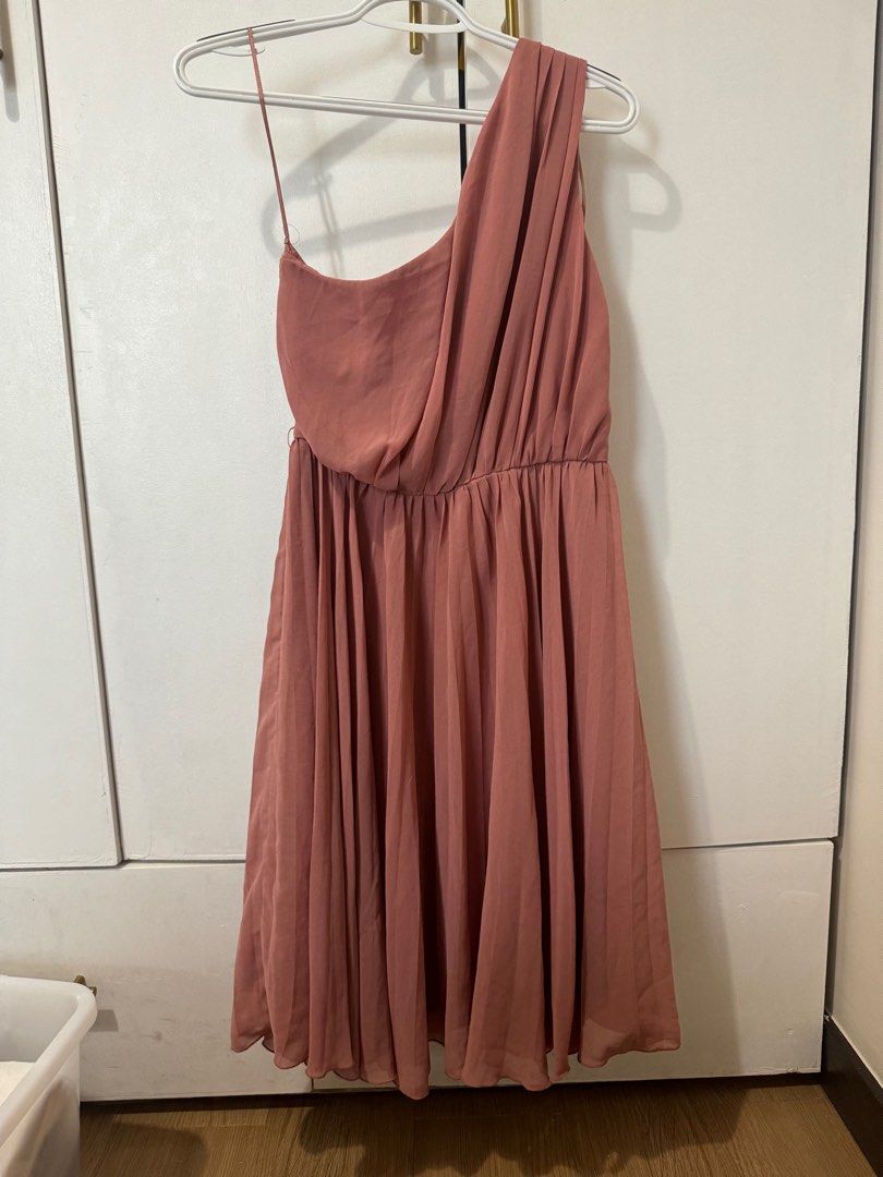MANGO Suit Rose Gold one-shoulder dress (Category: Dresses) located in Quezon City. Submitted by yzerk (Listing ID 1323584621, Image 1). Description: rfs: decluttering stored dresses. .