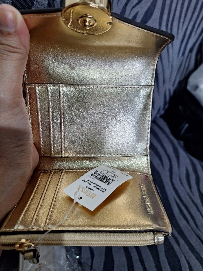 SALE! New Mk wallet (Category: Luxury Bags & Wallets) located in Quezon City. Submitted by cloudymay (Listing ID 1323592351, Image 3). Description: Original Bought in US New.