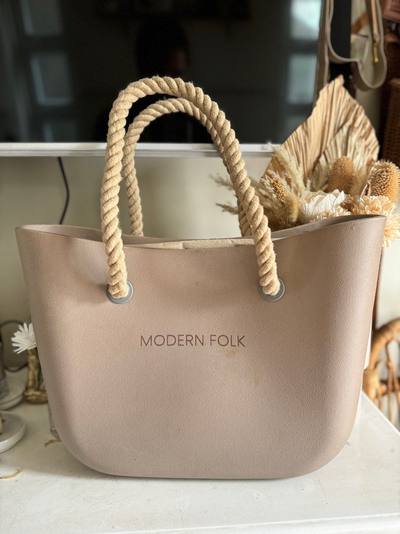 Modern Folk Tote Bag Waterproof Beach Bag (Category: Tote Bags) located in Cagayan de Oro. Submitted by beryljane (Listing ID 1323514839, Image 1). Description: .