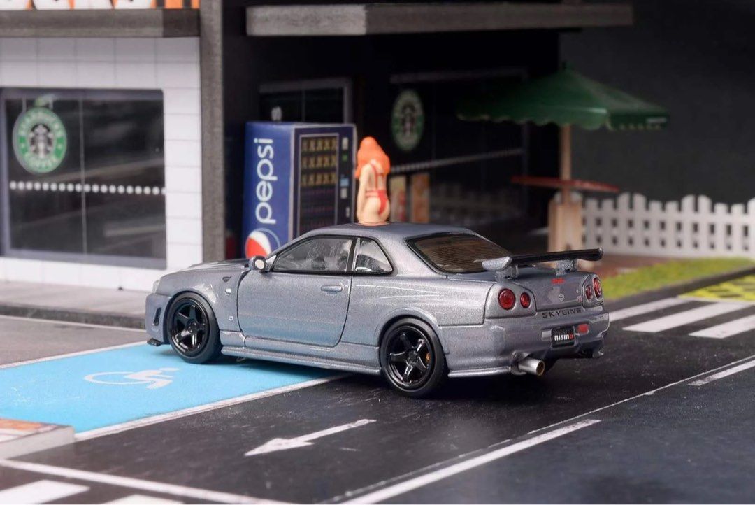 MOTORHELIX] 1/64 Nissan Skyline GT-R (R34) Z tune, Hobbies
