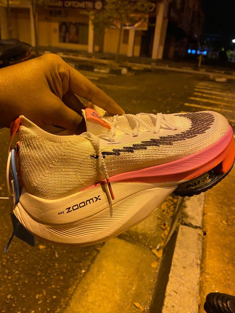 nike zoomx atom knit