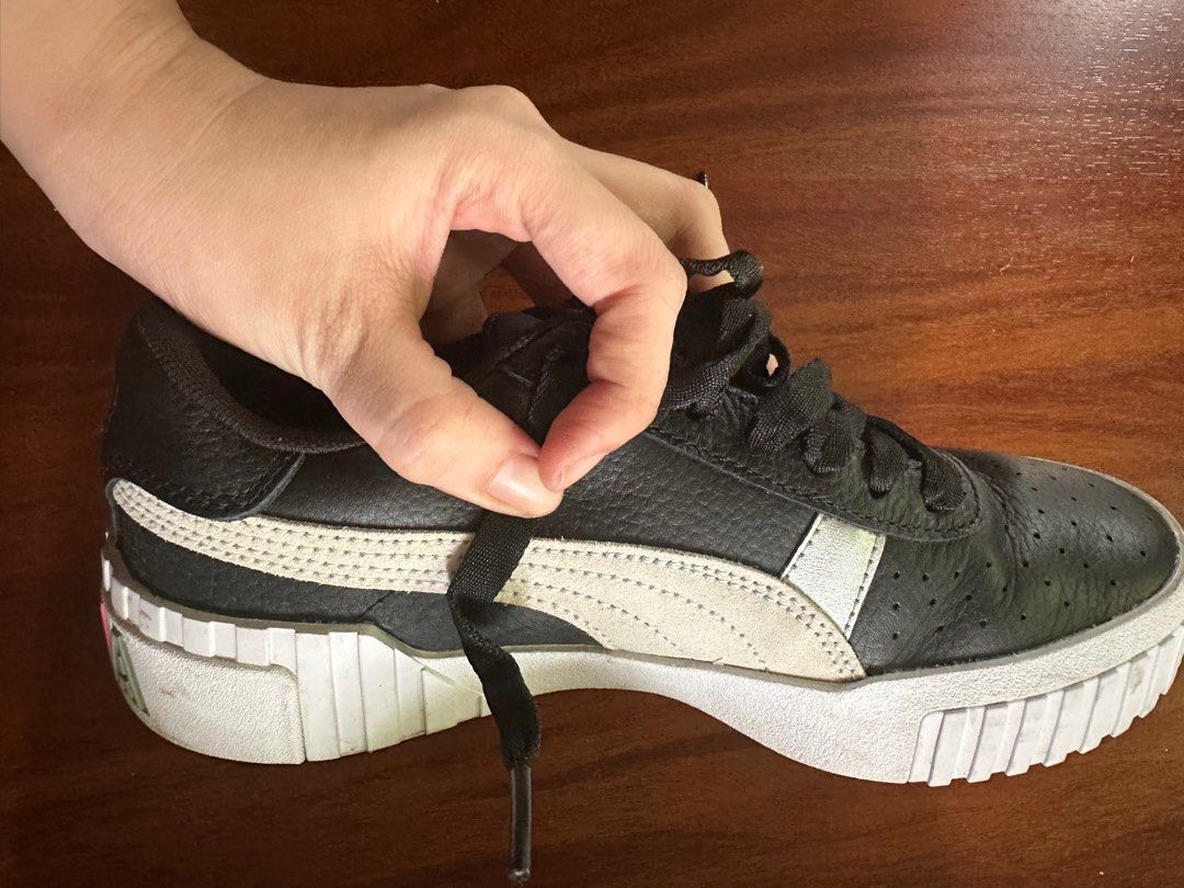 Puma size 7 us kasya sa size 6-6.5 (Category: Sneakers) located in San Jose del Monte. Submitted by paulinament (Listing ID 1323539410, Image 2). Description: Maganda na maganda pa ito -genuine Leather -color black -slightly chunky I will give discount just for holiday season para moveout na lahat ng luma sa closet. Thankyou Very good quality pa yung appearance and nagamit lang nung nag baguio ako once yun lang and naitabi na. Hindi na nag kasya 
