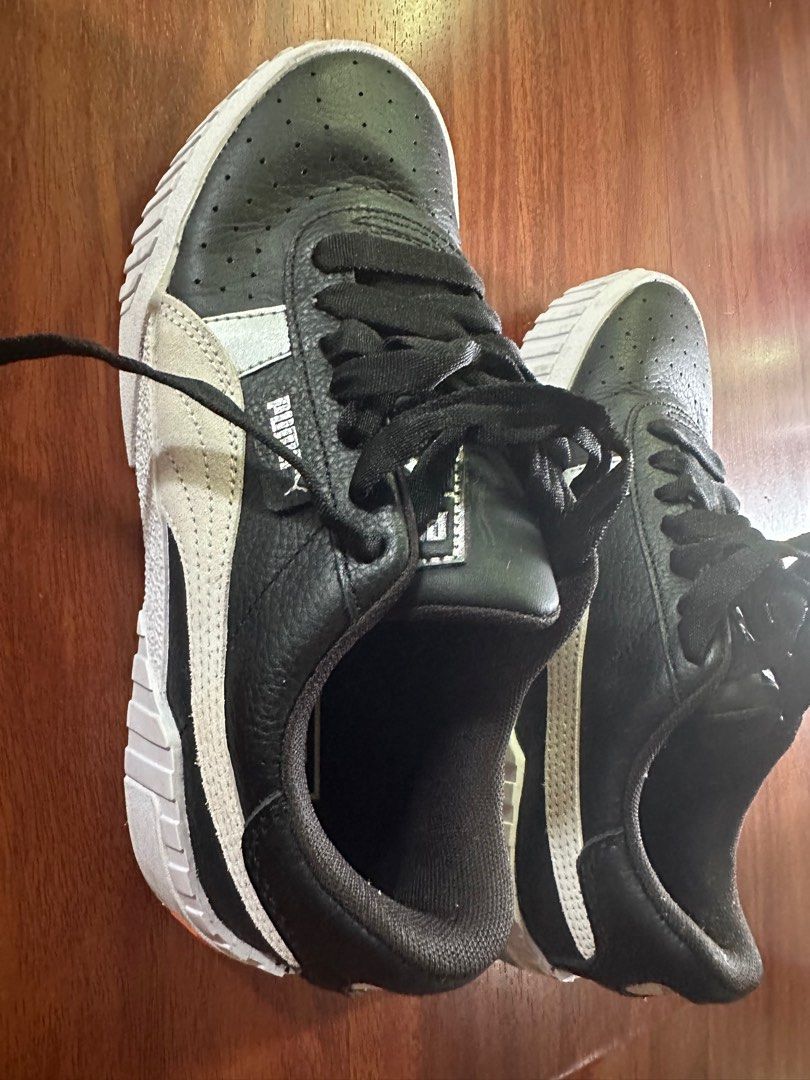 Puma size 7 us kasya sa size 6-6.5 (Category: Sneakers) located in San Jose del Monte. Submitted by paulinament (Listing ID 1323539410, Image 3). Description: Maganda na maganda pa ito -genuine Leather -color black -slightly chunky I will give discount just for holiday season para moveout na lahat ng luma sa closet. Thankyou Very good quality pa yung appearance and nagamit lang nung nag baguio ako once yun lang and naitabi na. Hindi na nag kasya 