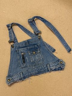(Category: ) located in . Submitted by ShopPreloved (Listing ID 1323579904, Image 1). Description: .