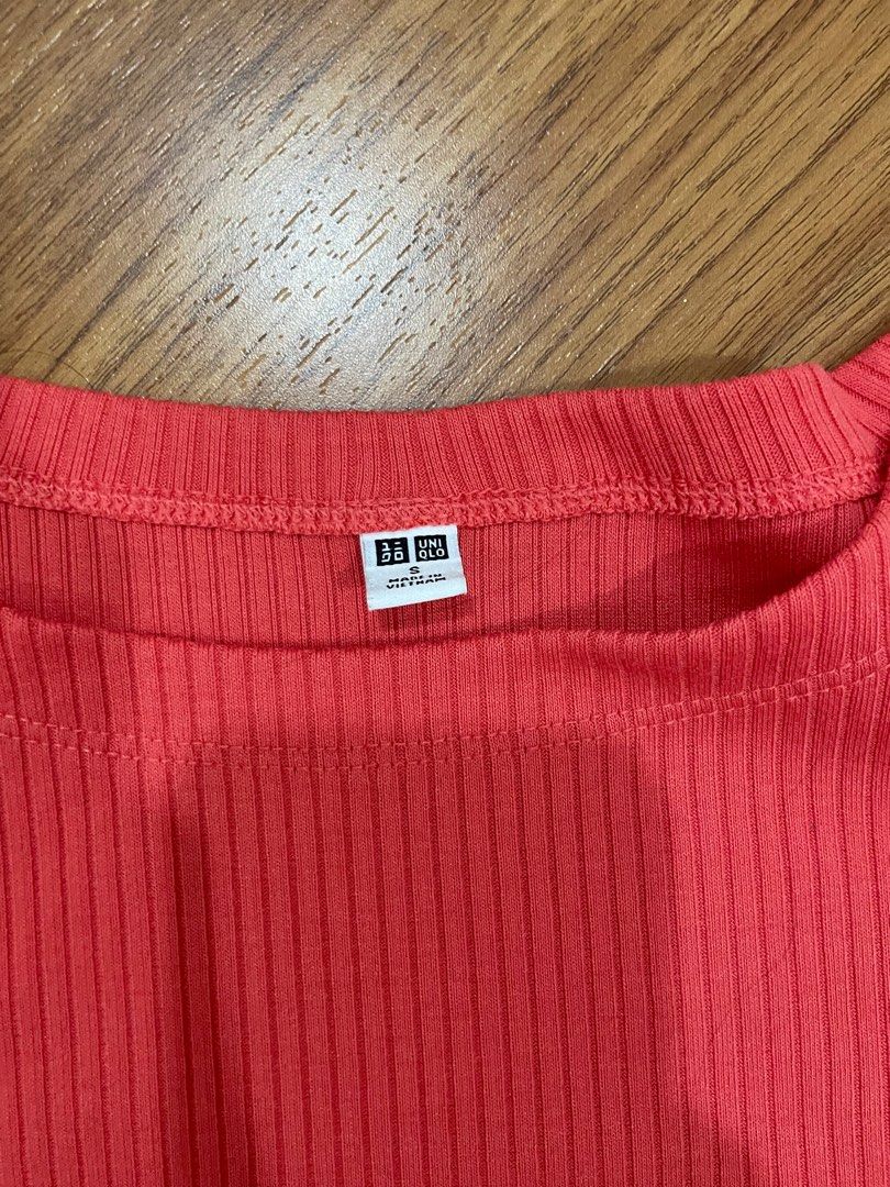 Rib knit uniqlo tshirt (Category: Shirts) located in San Pedro. Submitted by softi.mnl (Listing ID 1323590363, Image 3). Description: .