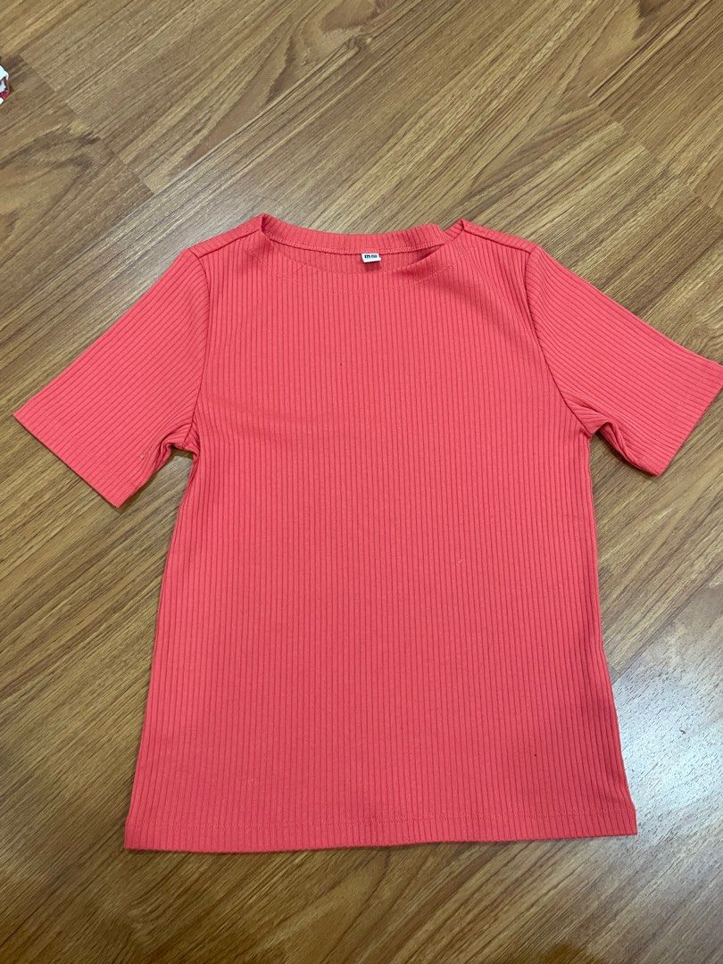 Rib knit uniqlo tshirt (Category: Shirts) located in San Pedro. Submitted by softi.mnl (Listing ID 1323590363, Image 1). Description: .