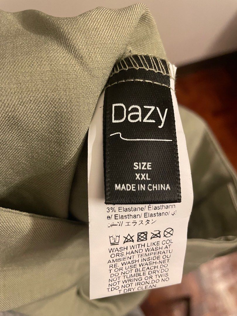 SHEIN FORMAL OLIVE GREEN PANTS COORDINATES | 2XL (Category: Sets or Coordinates) located in Quezon City. Submitted by andyravel (Listing ID 1323580417, Image 3). Description: Size chart is at the end. Never been used since it was too large for my sister. Supposedly will be used for wedding attire :< .