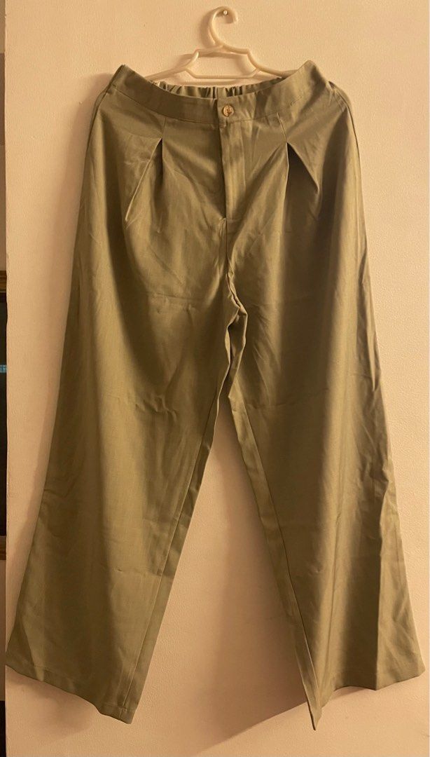 SHEIN FORMAL OLIVE GREEN PANTS COORDINATES | 2XL (Category: Sets or Coordinates) located in Quezon City. Submitted by andyravel (Listing ID 1323580417, Image 2). Description: Size chart is at the end. Never been used since it was too large for my sister. Supposedly will be used for wedding attire :< .