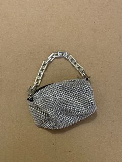 (Category: ) located in . Submitted by ShopPreloved (Listing ID 1323575414, Image 1). Description: .