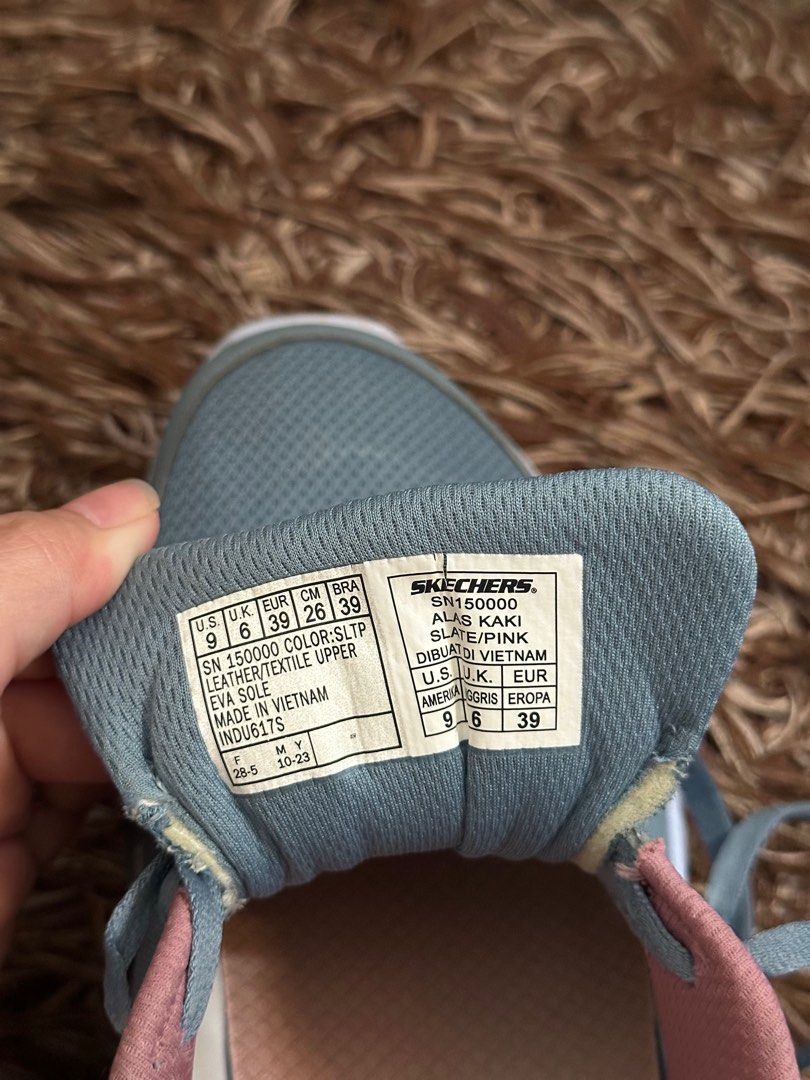 Hot sale skechers store