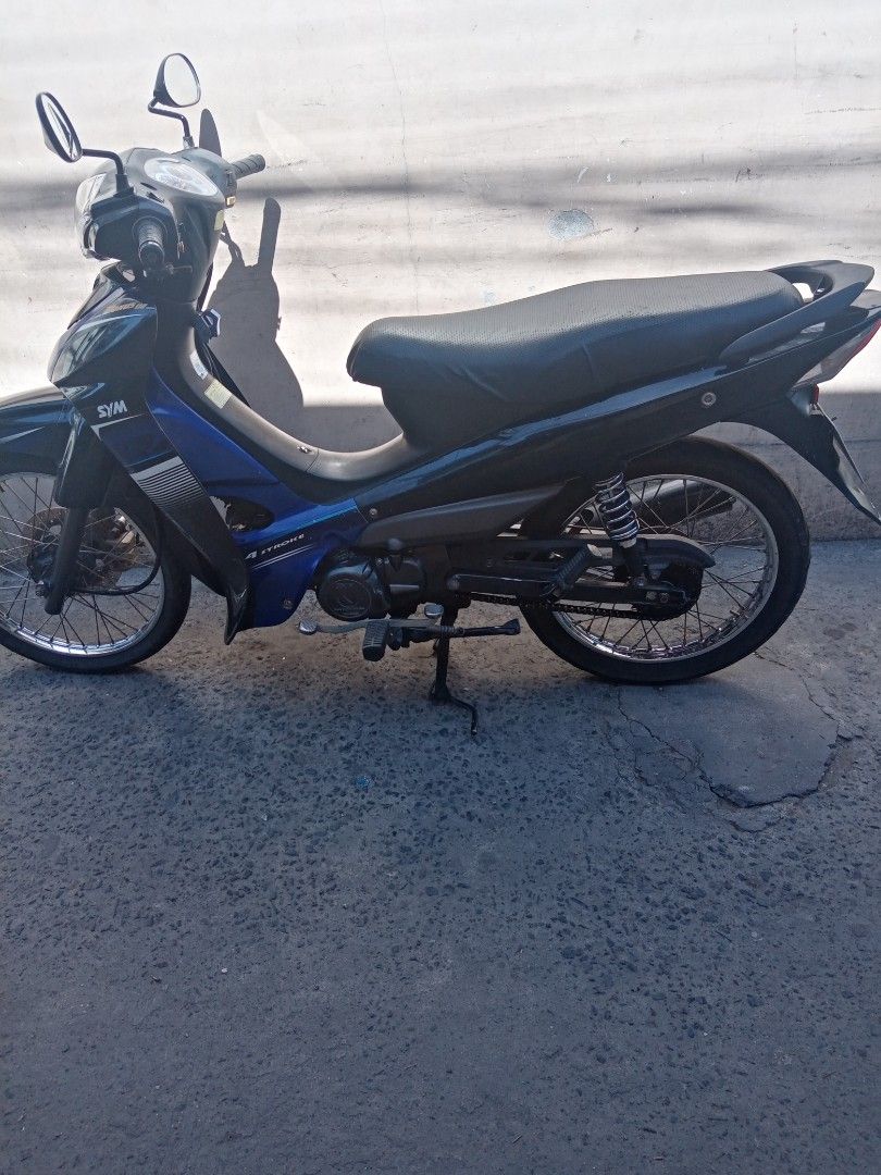 Sym bunos 110 2018 2019 (Category: Motorbikes for Sale) located in Las Pinas. Submitted by surenpaul01 (Listing ID 1323502453, Image 2). Description: im selling my sym bunos 110 2019 model newly tune up change oil strong stock engine low mileage 19k km only new battery new led head lite installation new tire front rear new shock good condition complte or cr newly register 2026 until 2027 white LTO plate.