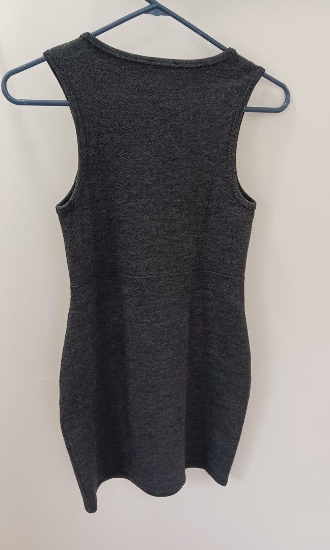Topshop dark gray dress (Category: Dresses) located in Quezon City. Submitted by amitchy (Listing ID 1323580635, Image 2). Description: pre-loved topshop dress hugs body, stretch material length: 29.5 inches width flat lay: 13 inches size on tag: eu 40 / us 8 / uk 12 120pesos + shipping fee click on my profile for more pre-loved stuff.